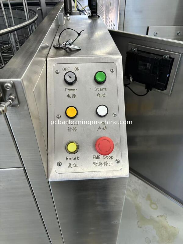 পিএলসি স্বয়ংক্রিয় নিয়ন্ত্রণ প্যালেট ক্লিনিং মেশিন, যার বৈশিষ্ট্য হলো ৮০ লিটার তরল ট্যাঙ্কের ধারণক্ষমতা এবং ৫ থেকে ১৫ মিনিটের শুকনো সময়, যা বিভিন্ন ধরণের প্যালেটের জন্য উপযুক্ত