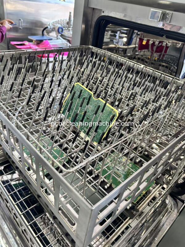 Pcb Thickness 0.5 to 3.0mm Automatic Cleaning Mode Clean Rinse Dry Process Complete in One Compact Machine Pcb Cleaning System