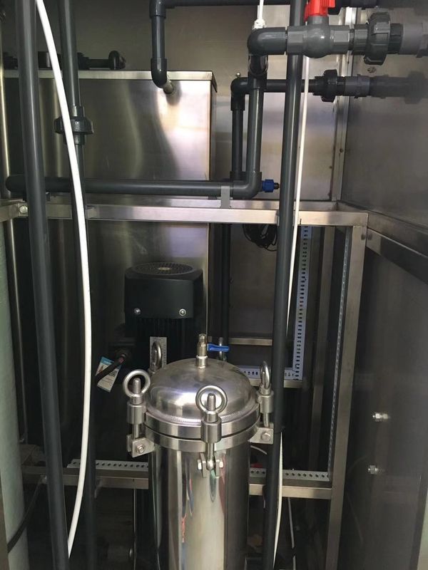 250 L/H স্টেইনলেস স্টিল ফ্রেম deionized জল মেশিন 160L জল ট্যাংক ক্ষমতা DI জল মেশিন