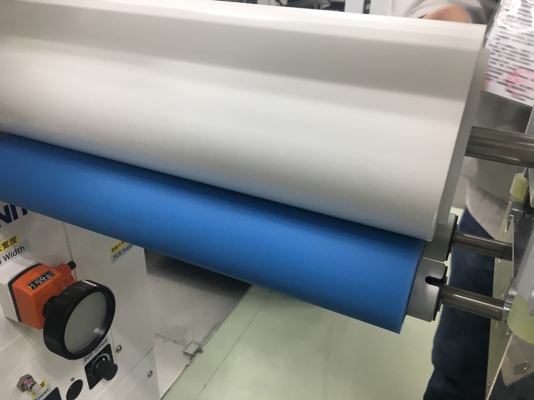 সাদা রঙ 300mm PCB পরিষ্কার অ্যান্টিস্ট্যাটিক আঠালো কাগজ রোল PCB ইনলাইন পৃষ্ঠ পরিষ্কার মেশিন কাগজ রোল